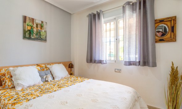 Resale - Bungalow - Orihuela Costa - Villamartín