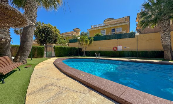 Resale - Bungalow - Orihuela Costa - Villamartín