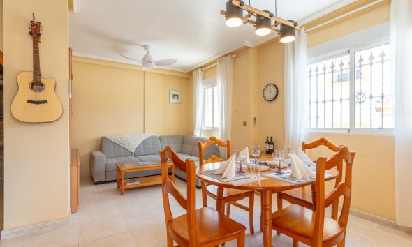 Resale - Terraced house / Townhouse - Orihuela Costa - La Zenia