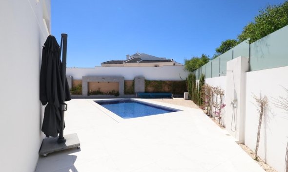 Resale - Villa - Rojales - La Marquesa