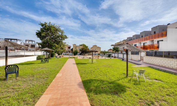 Resale - Villa - Orihuela Costa - Lomas de Don Juan