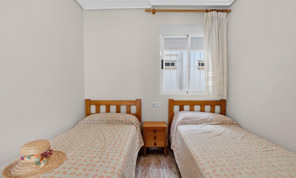 Resale - Apartment - Torrevieja - Playa de los locos