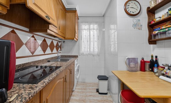 Resale - Apartment - Torrevieja - Playa de los locos