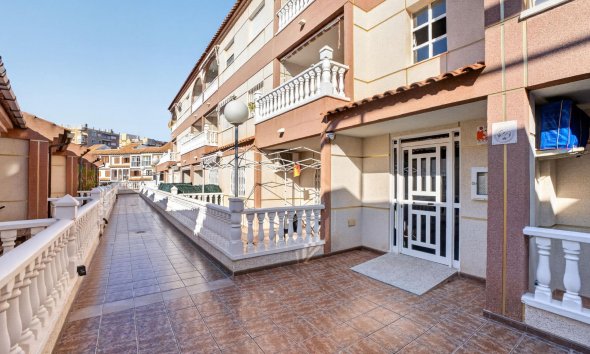 Resale - Apartment - Torrevieja - Playa de los locos
