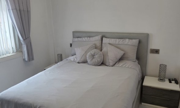 Resale - Apartment - Orihuela Costa - Villamartín