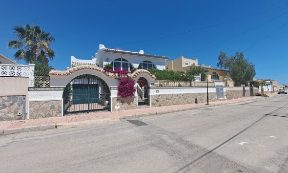 Resale - Villa - San Miguel de Salinas - BLUE LAGOON