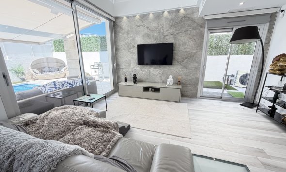 Resale - Villa - Orihuela Costa - Lomas de Cabo Roig