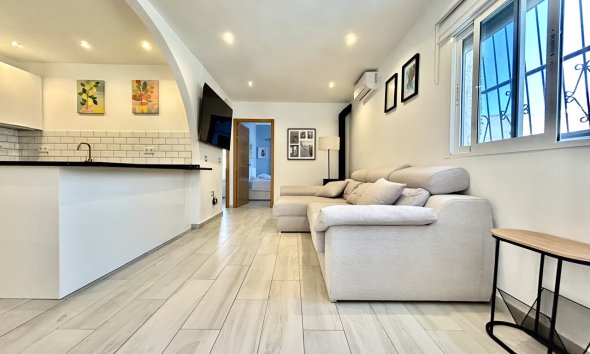 Resale - Villa - Orihuela Costa - Villamartín