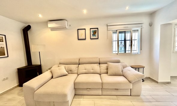 Resale - Villa - Orihuela Costa - Villamartín