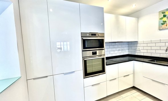 Resale - Villa - Orihuela Costa - Villamartín
