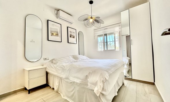 Resale - Villa - Orihuela Costa - Villamartín