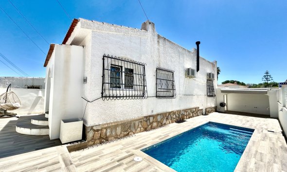 Resale - Villa - Orihuela Costa - Villamartín