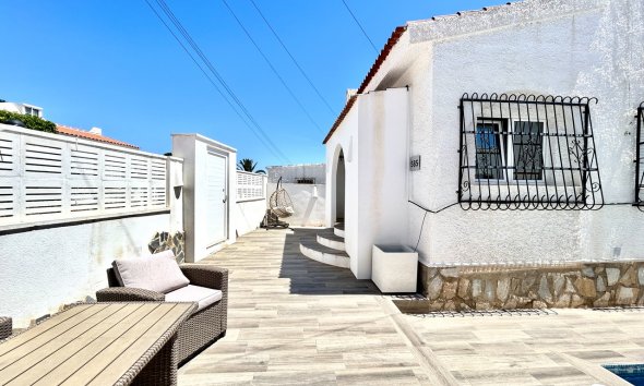 Resale - Villa - Orihuela Costa - Villamartín