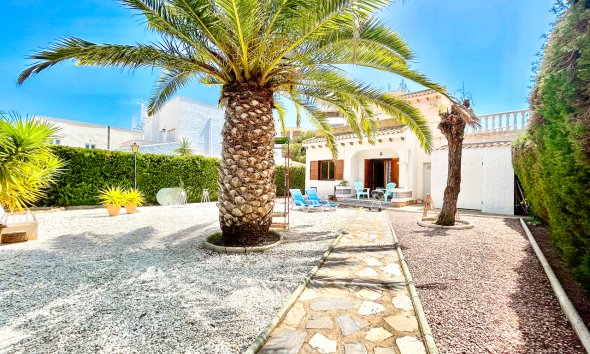 Resale - Villa - Orihuela Costa - La Zenia