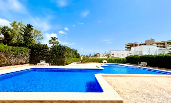 Resale - Villa - Orihuela Costa - La Zenia