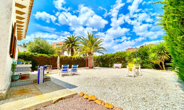 Resale - Villa - Orihuela Costa - La Zenia