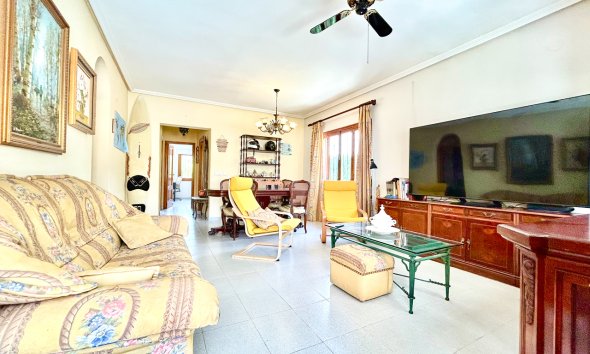 Resale - Villa - Orihuela Costa - La Zenia