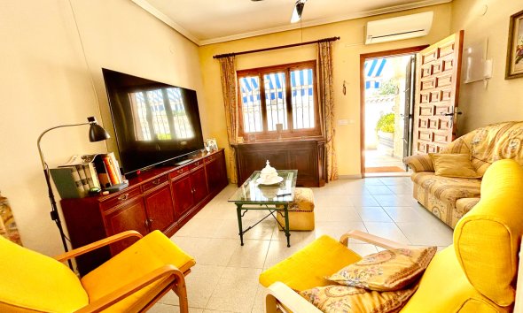 Resale - Villa - Orihuela Costa - La Zenia