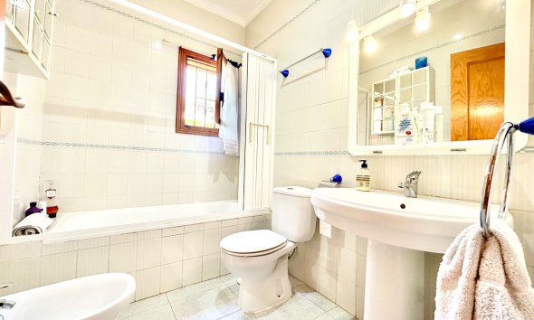 Resale - Villa - Orihuela Costa - La Zenia
