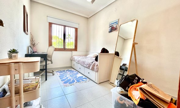 Resale - Villa - Orihuela Costa - La Zenia