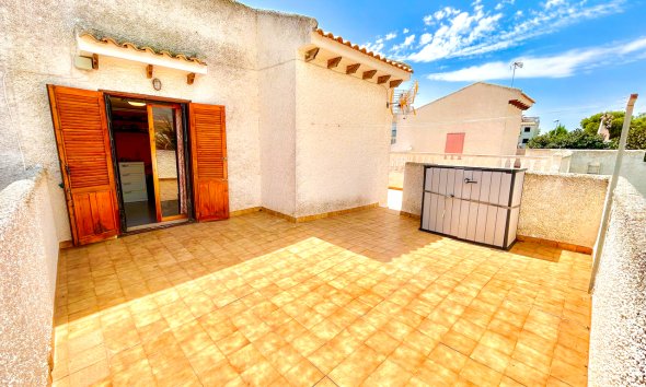 Resale - Villa - Orihuela Costa - La Zenia