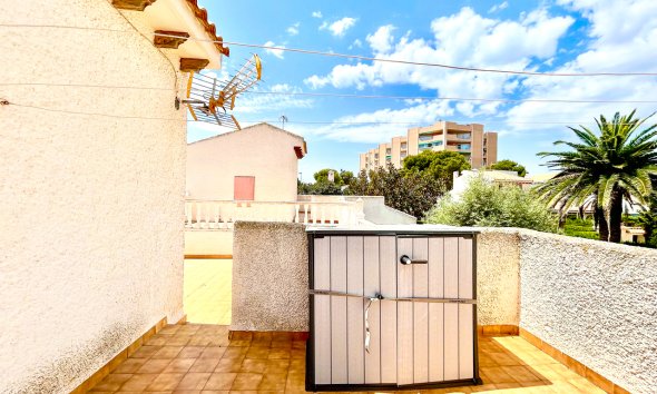 Resale - Villa - Orihuela Costa - La Zenia