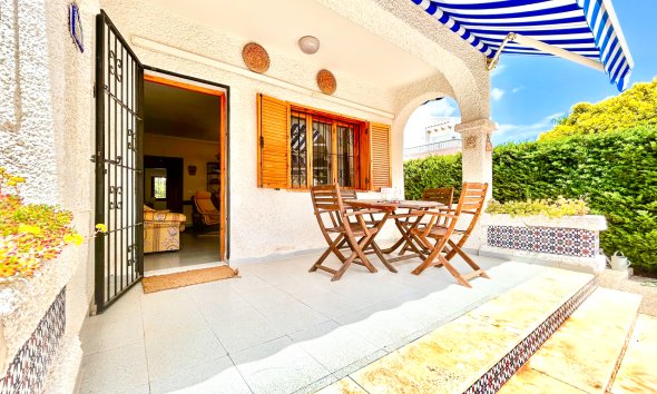 Resale - Villa - Orihuela Costa - La Zenia