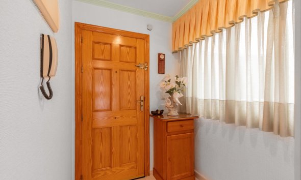 Resale - Apartment - Torrevieja - Playa del cura