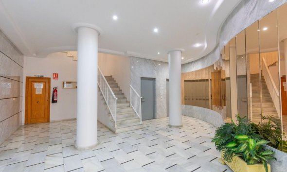 Resale - Apartment - Torrevieja - Playa del cura