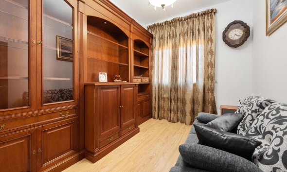 Resale - Villa - Orihuela Costa - Campoamor