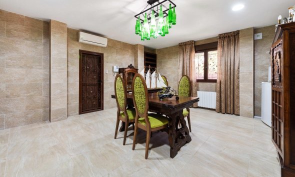Resale - Villa - Orihuela Costa - Campoamor