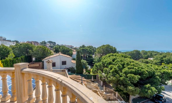 Resale - Villa - Orihuela Costa - Campoamor
