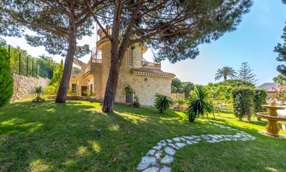 Resale - Villa - Orihuela Costa - Campoamor