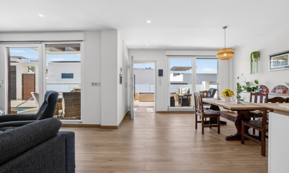 Resale - Villa - Ciudad Quesada - Alicante