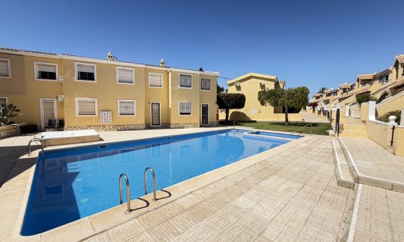 Resale - Apartment - Orihuela Costa - Villamartín