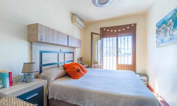 Resale - Terraced house / Townhouse - Torrevieja - Nueva Torrevieja