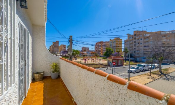 Resale - Terraced house / Townhouse - Torrevieja - Nueva Torrevieja