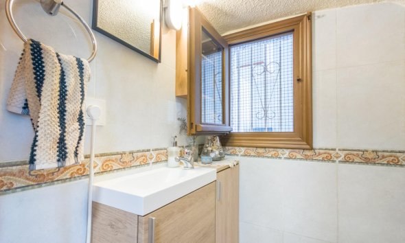 Resale - Terraced house / Townhouse - Torrevieja - Nueva Torrevieja