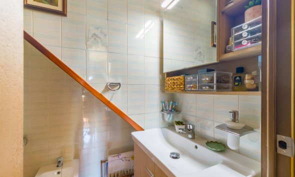 Resale - Terraced house / Townhouse - Torrevieja - Nueva Torrevieja