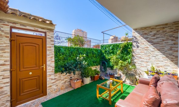 Resale - Terraced house / Townhouse - Torrevieja - Nueva Torrevieja