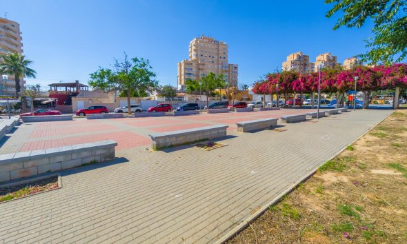 Resale - Terraced house / Townhouse - Torrevieja - Nueva Torrevieja