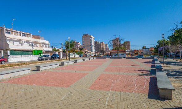 Resale - Terraced house / Townhouse - Torrevieja - Nueva Torrevieja