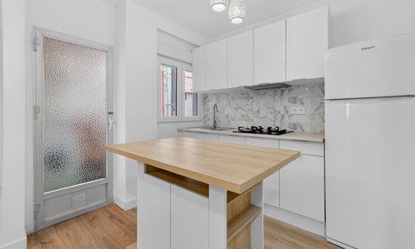 Resale - Apartment - Torrevieja - Centro
