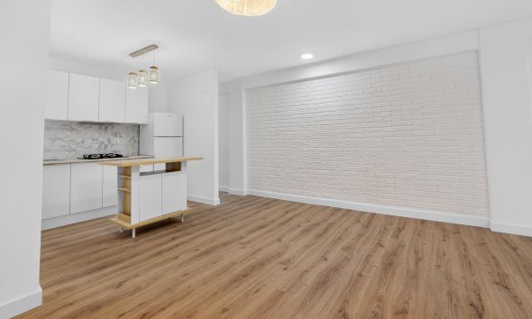 Resale - Apartment - Torrevieja - Centro