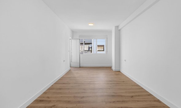 Resale - Apartment - Torrevieja - Centro