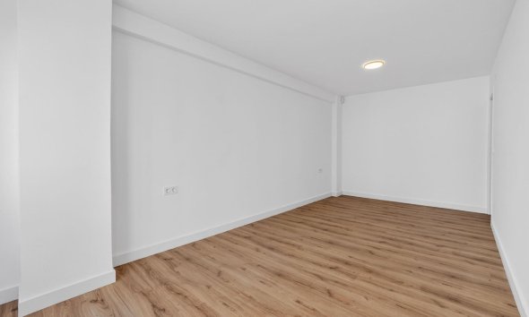Resale - Apartment - Torrevieja - Centro