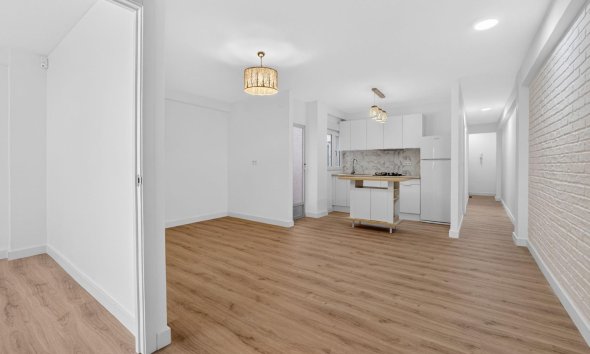 Resale - Apartment - Torrevieja - Centro