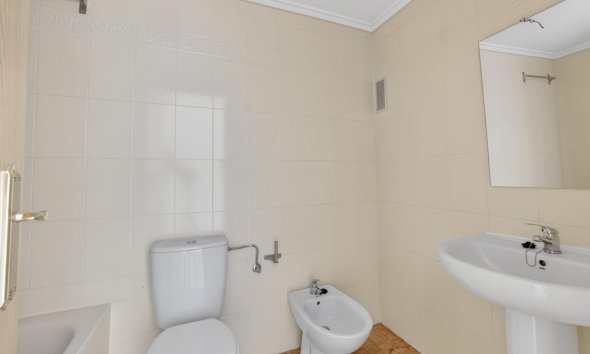 Resale - Apartment - Torrevieja - El limonar