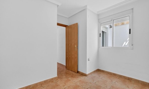 Resale - Apartment - Torrevieja - El limonar