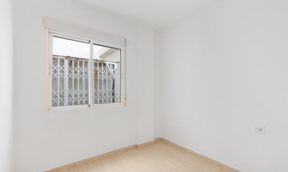 Reventa - Apartamento - Torrevieja - Puerto Deportivo